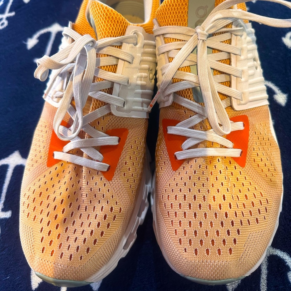 On Cloud size 9.50 Sneakers.